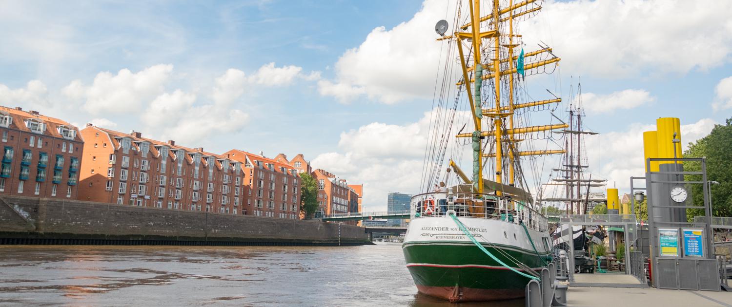 Das ehemalige Becks Werbeschiff liegt an der Bremer Schlachte.